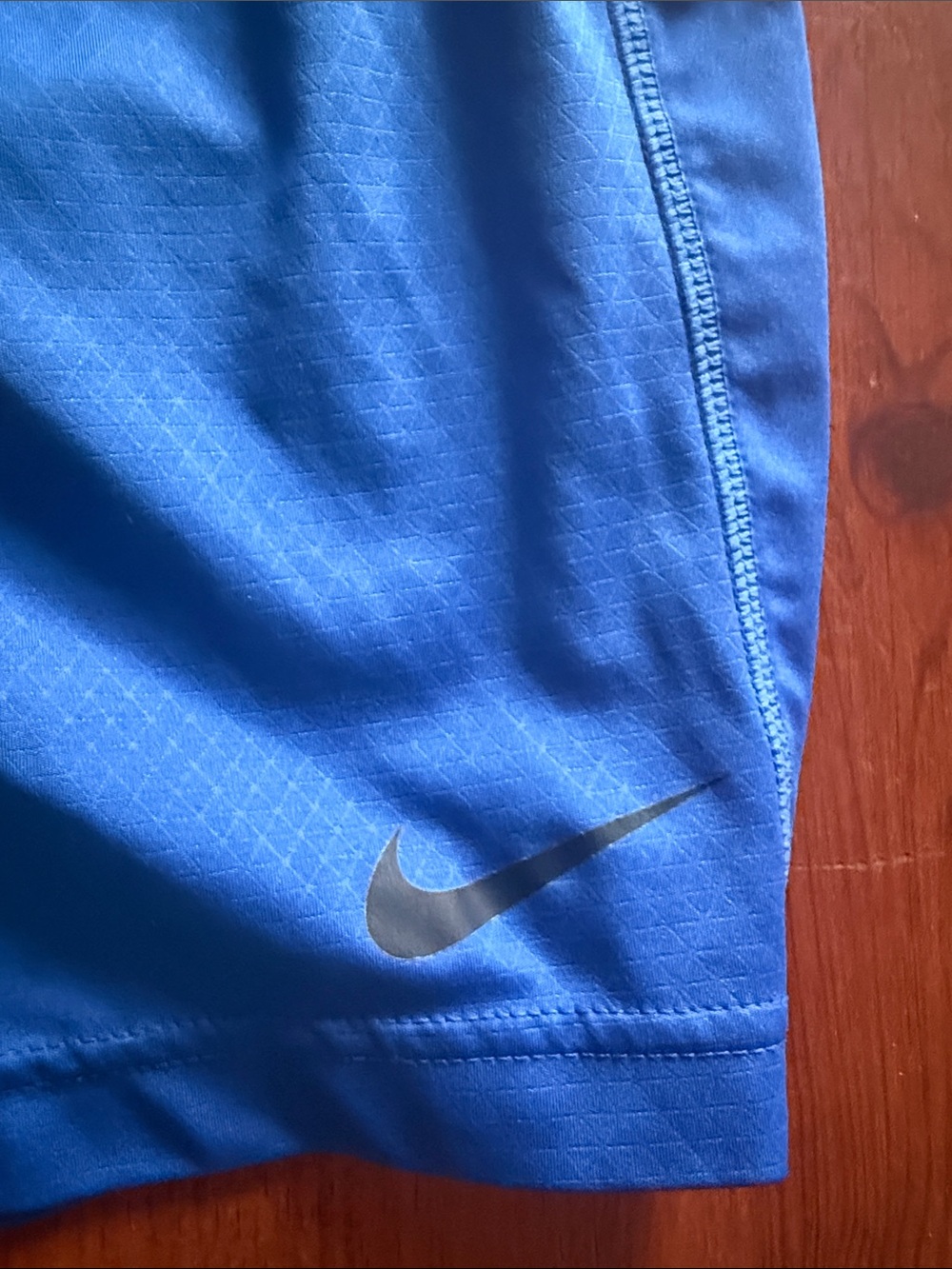 Nike Royal Blue Men’s Athletic Shorts with Black Swoosh Size Large Dri-fit